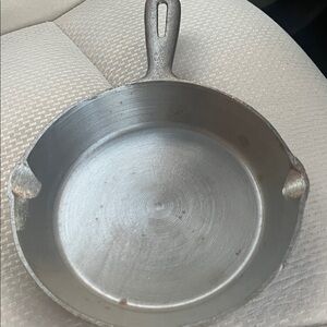 Vintage Cast Iron made in Taiwan 6.5” Skillet